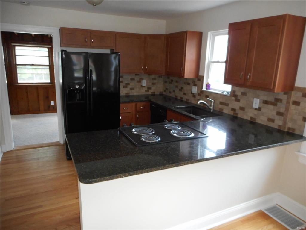 2457 Brown Road St. Louis, MO 63114 - Photo 3 of 9 Gallery Image 3