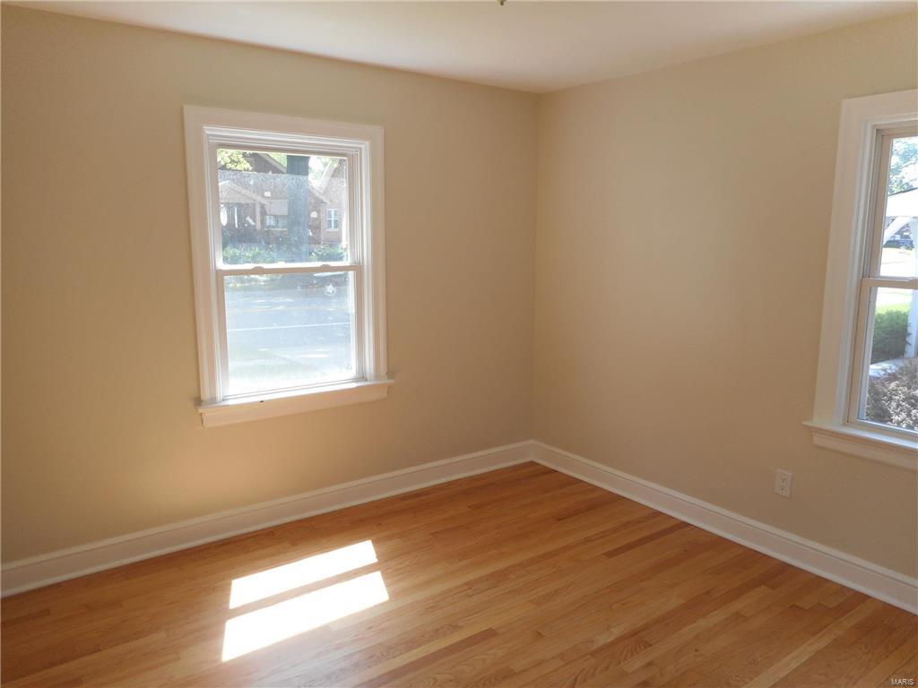 2457 Brown Road St. Louis, MO 63114 - Photo 5 of 9 Gallery Image 5