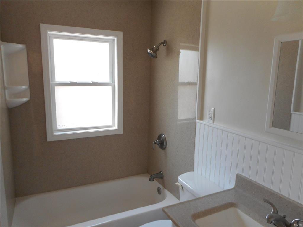 2457 Brown Road St. Louis, MO 63114 - Photo 7 of 9 Gallery Image 7