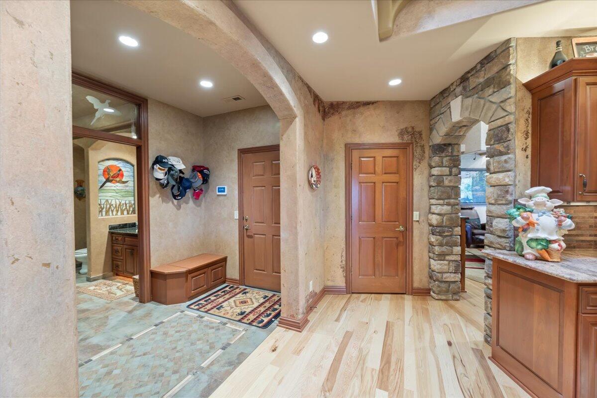 21765 Greenview Road Council Bluffs, IA 51503 - Photo 29 of 138 29-Greenview_029