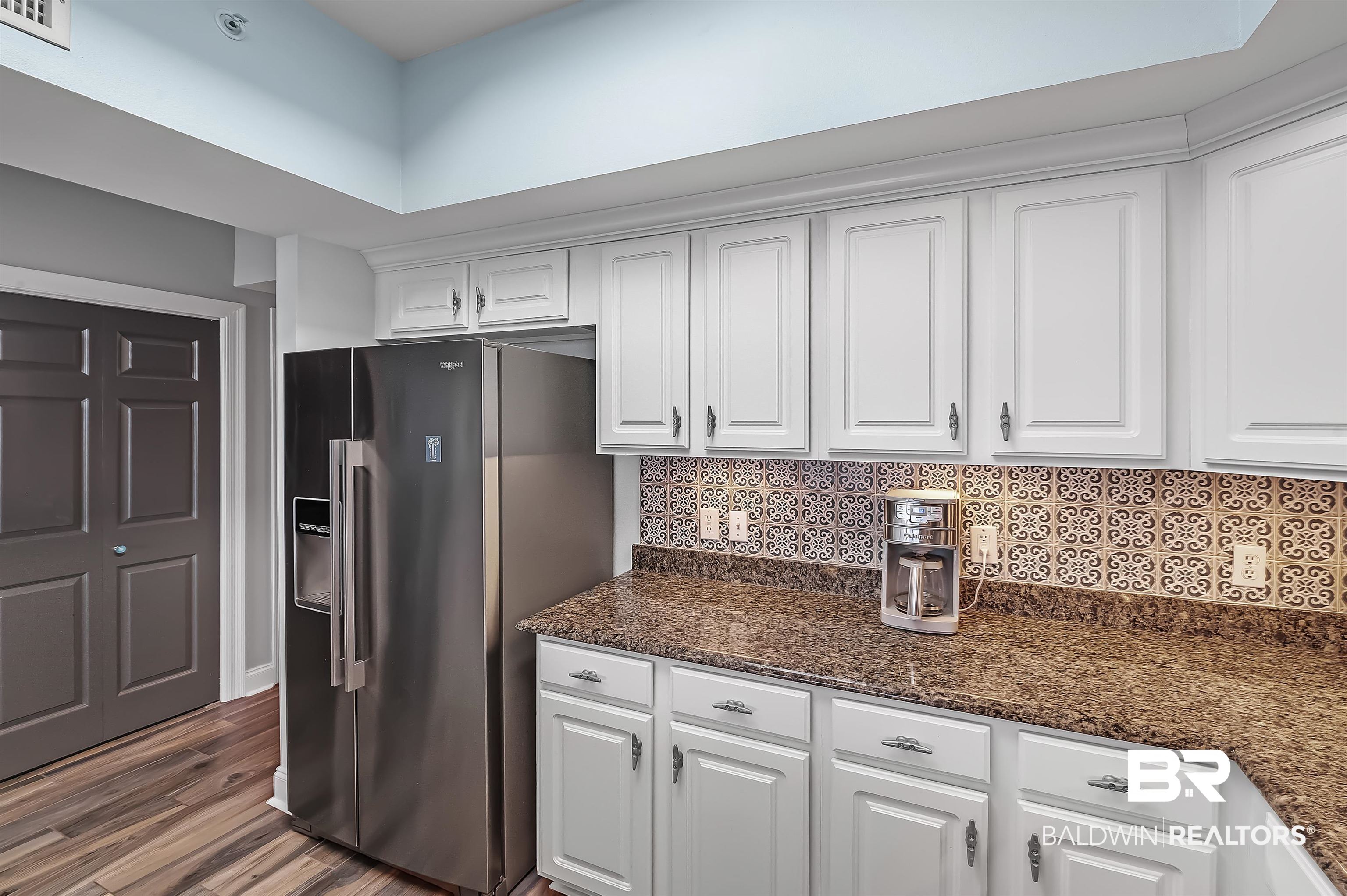 27800 Canal Road, Unit 513 Orange Beach, AL 36561 - Photo 20 of 39 Kitchen