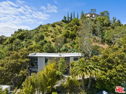 $5,950,000 | 2207 Bowmont Drive, Beverly Hills, CA 90210