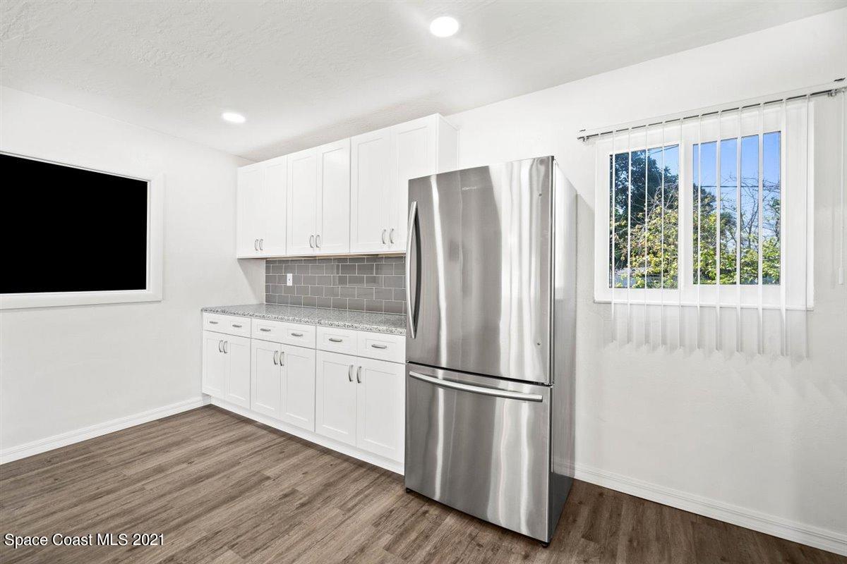 2331 Warwick Road Melbourne, FL 32935 - Photo 15 of 29 Kitchen
