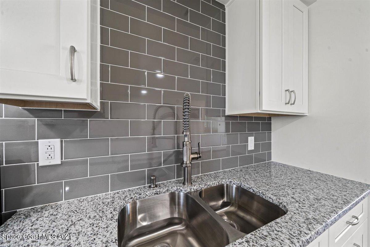 2331 Warwick Road Melbourne, FL 32935 - Photo 17 of 29 Kitchen