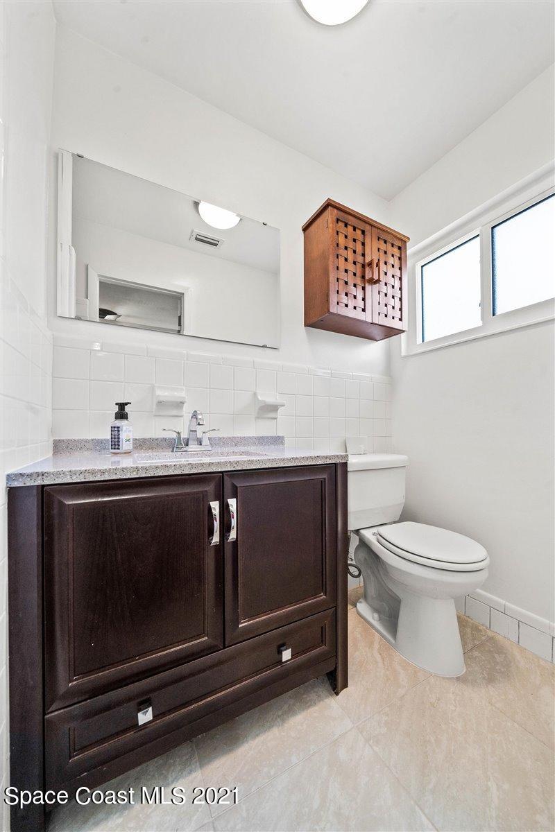 2331 Warwick Road Melbourne, FL 32935 - Photo 20 of 29 Master Bathroom
