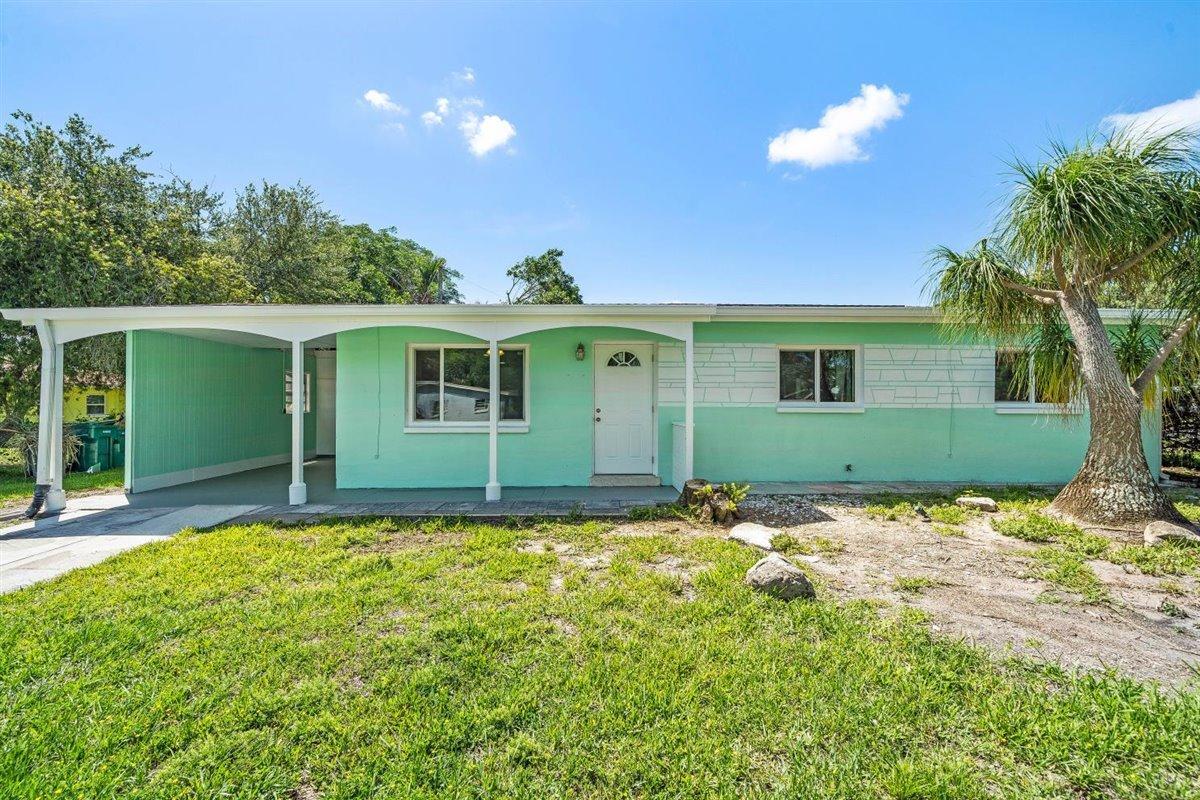 2331 Warwick Road Melbourne, FL 32935 - Photo 3 of 29 Front of home