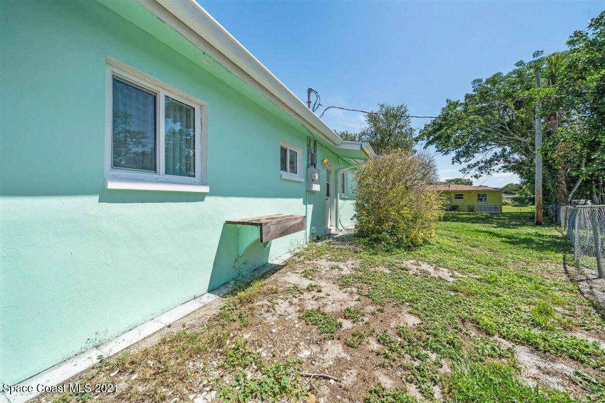 2331 Warwick Road Melbourne, FL 32935 - Photo 27 of 29 Backyard