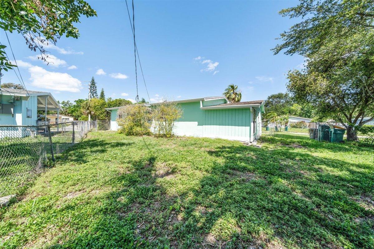 2331 Warwick Road Melbourne, FL 32935 - Photo 29 of 29 Backyard