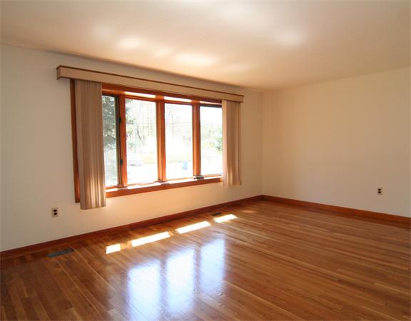 5 Governor Saltonstall Road Billerica, MA 01821 - Photo 3 of 16 Gallery Image 3