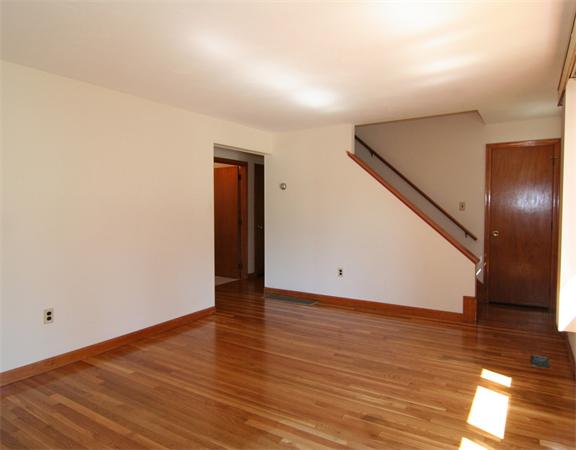 5 Governor Saltonstall Road Billerica, MA 01821 - Photo 4 of 16 Gallery Image 4