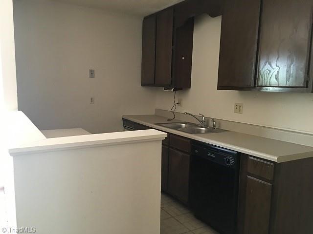 5729 Bramblegate Road, Unit G Greensboro, NC 27409 - Photo 3 of 9 Gallery Image 3