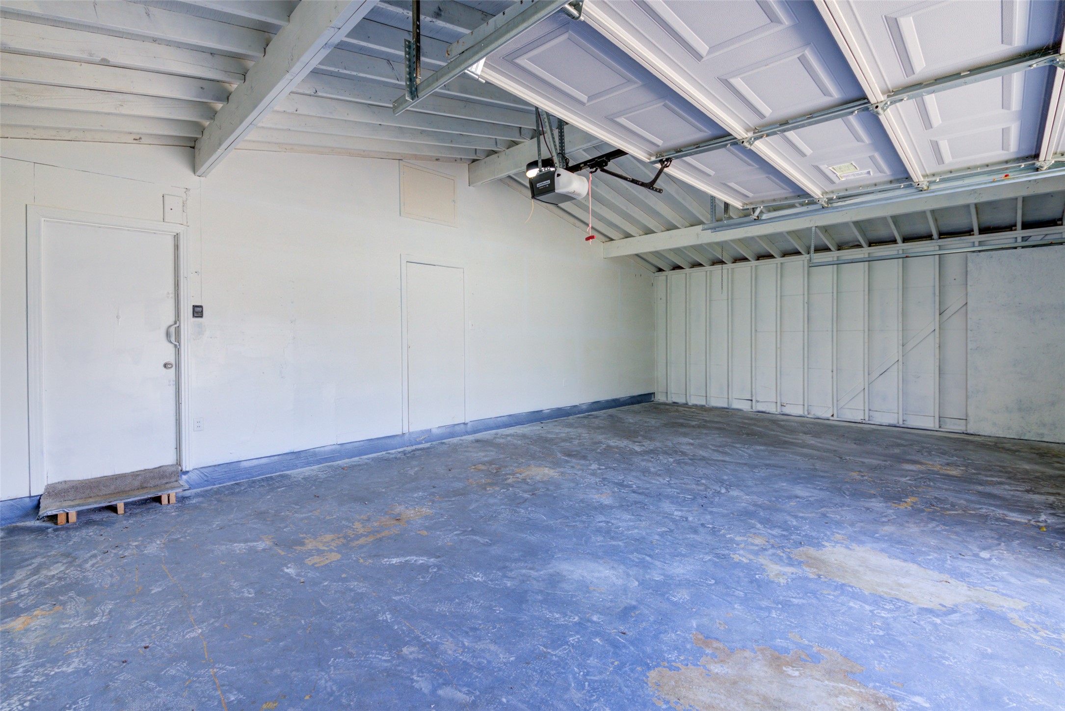 11811 Sleepy Hollow Road Manchaca, TX 78652 - Photo 28 of 35 a view of an empty room