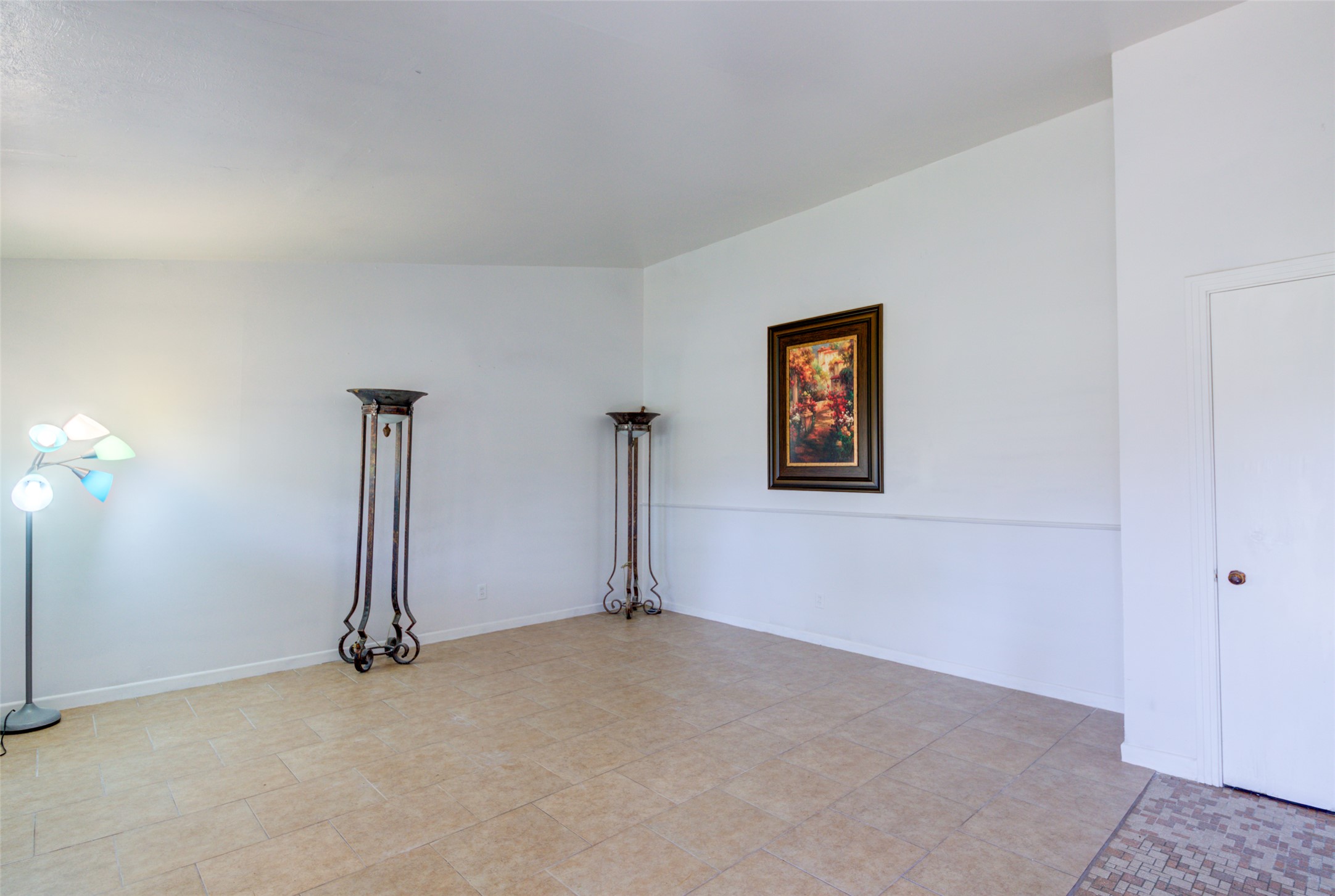 11811 Sleepy Hollow Road Manchaca, TX 78652 - Photo 6 of 35 a view of a room with gym equipment