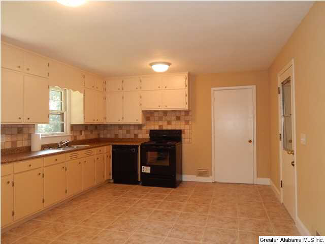 305 Garden Hill Road Gardendale, AL 35071 - Photo 15 of 32