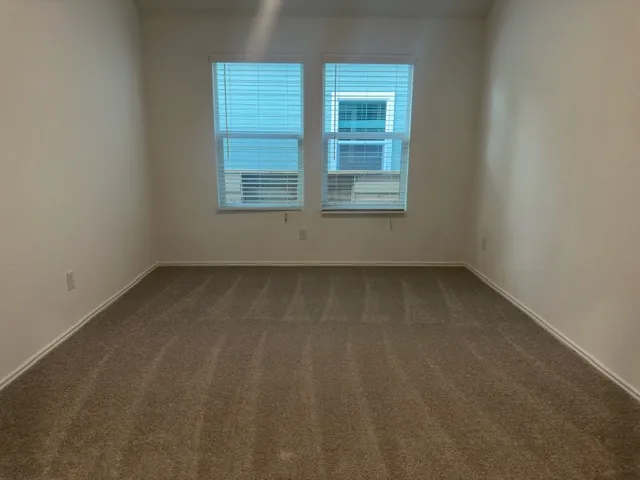 $2,295 | 121 Keefer, Kyle, TX 78640