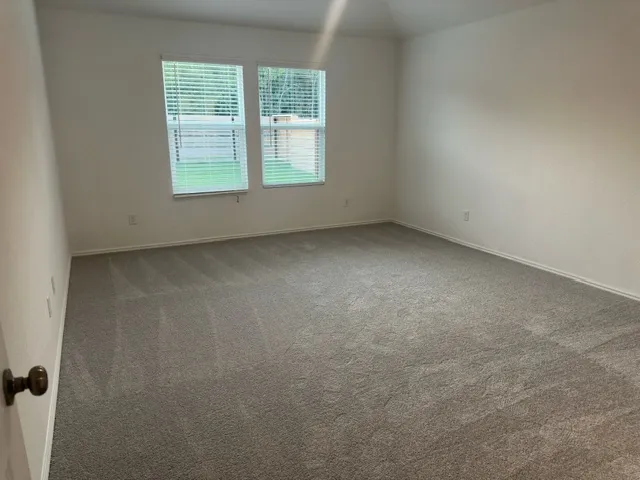 $2,295 | 121 Keefer, Kyle, TX 78640