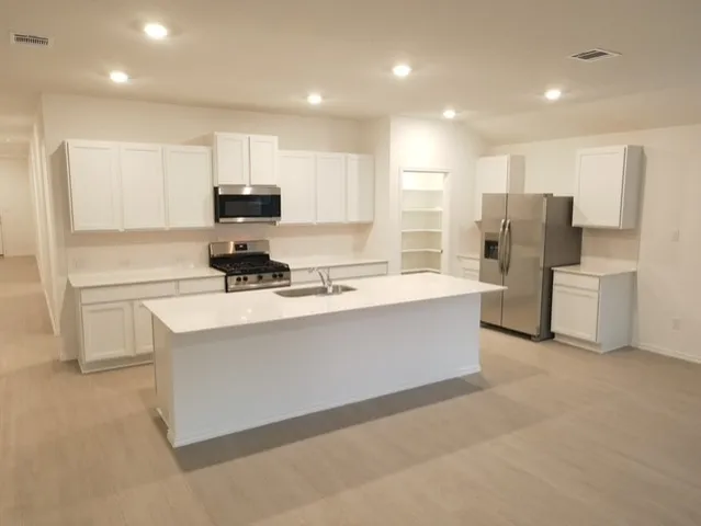 $2,295 | 121 Keefer, Kyle, TX 78640