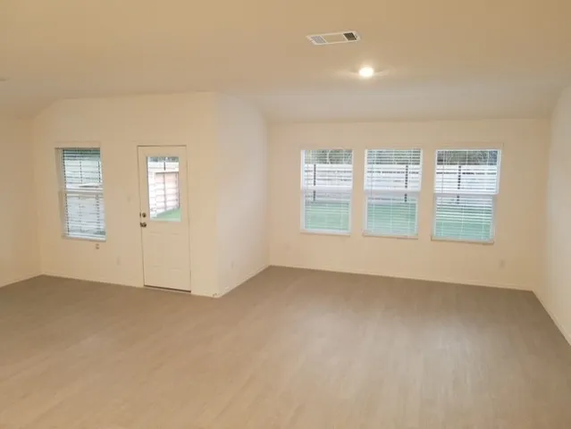 $2,295 | 121 Keefer, Kyle, TX 78640