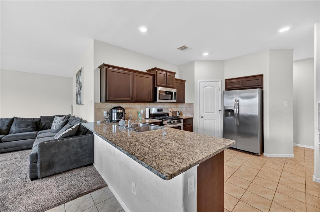 824 Rutherford Drive Crowley, TX 76036 - Photo 11 of 39