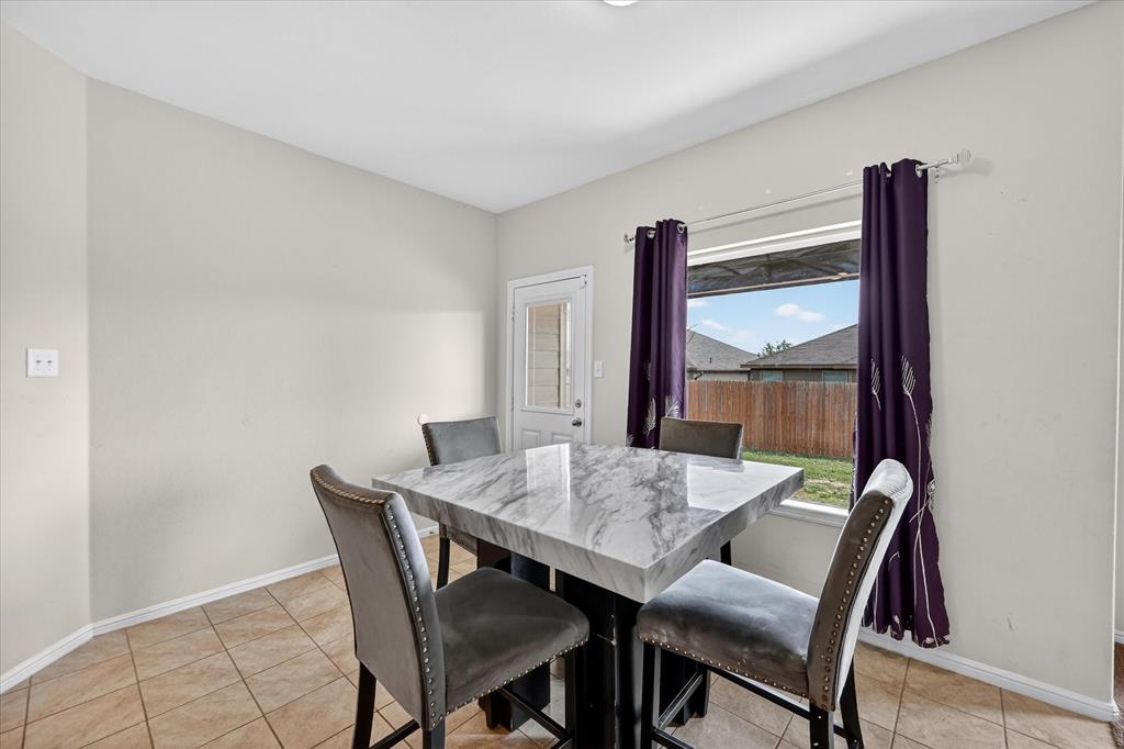 824 Rutherford Drive Crowley, TX 76036 - Photo 16 of 39