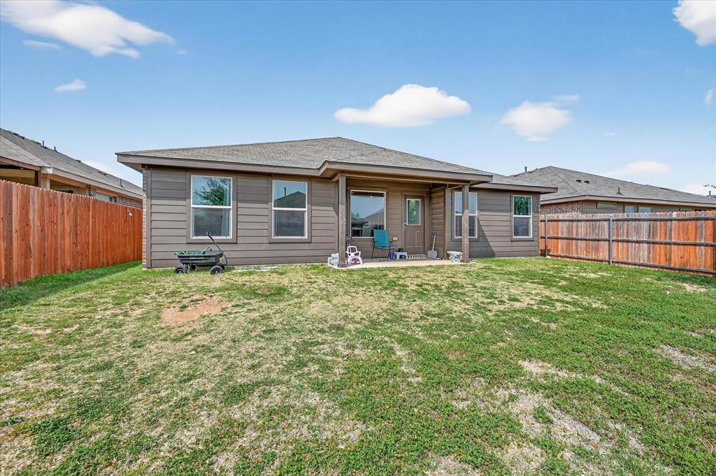 824 Rutherford Drive Crowley, TX 76036 - Photo 36 of 39