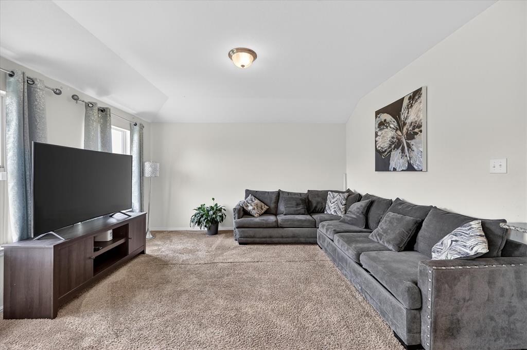 824 Rutherford Drive Crowley, TX 76036 - Photo 6 of 39