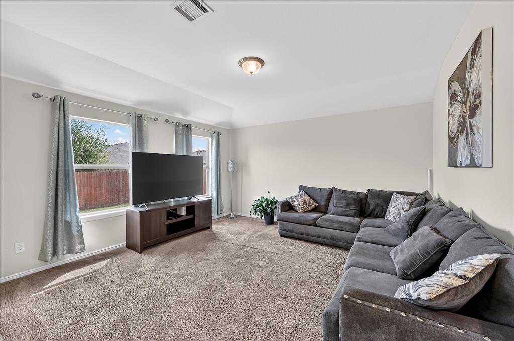 824 Rutherford Drive Crowley, TX 76036 - Photo 7 of 39