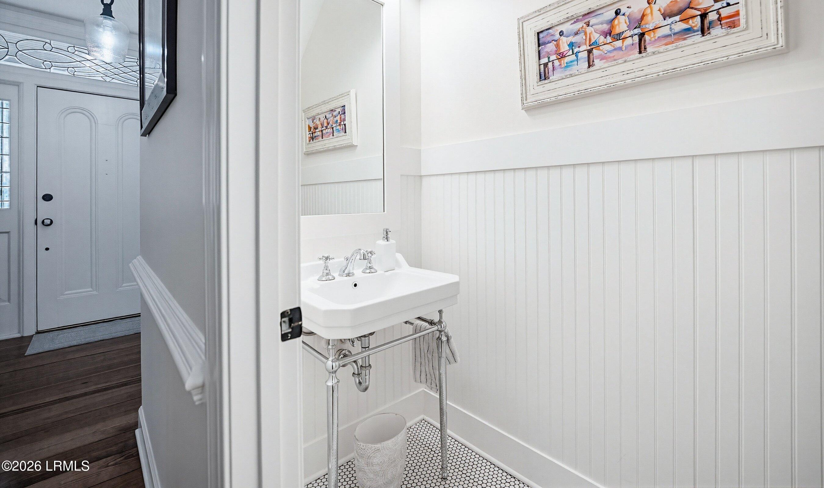 151 Spanish Point Drive Beaufort, SC 29902 - Photo 15 of 34 Main powder room