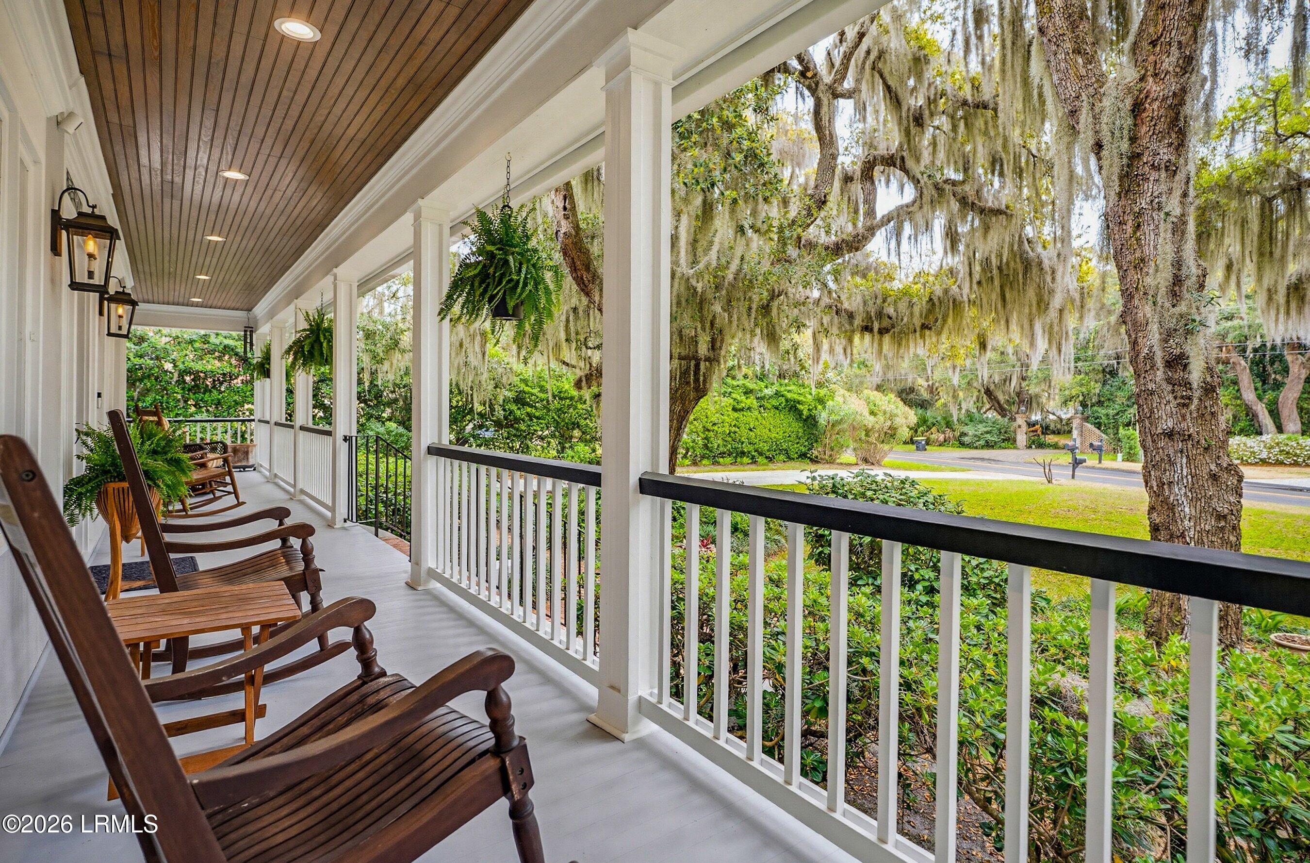 151 Spanish Point Drive Beaufort, SC 29902 - Photo 4 of 34 Sit a spell