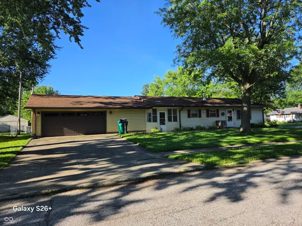 $240,000 | 423 West Janet Drive, Brownsburg, IN 46112