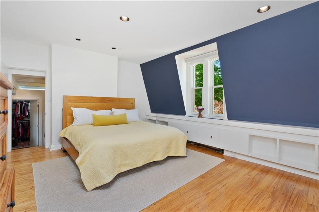 5306 Westminster Place Pittsburgh, PA 15232 - Photo 27 of 50 a bedroom with a bed and a window