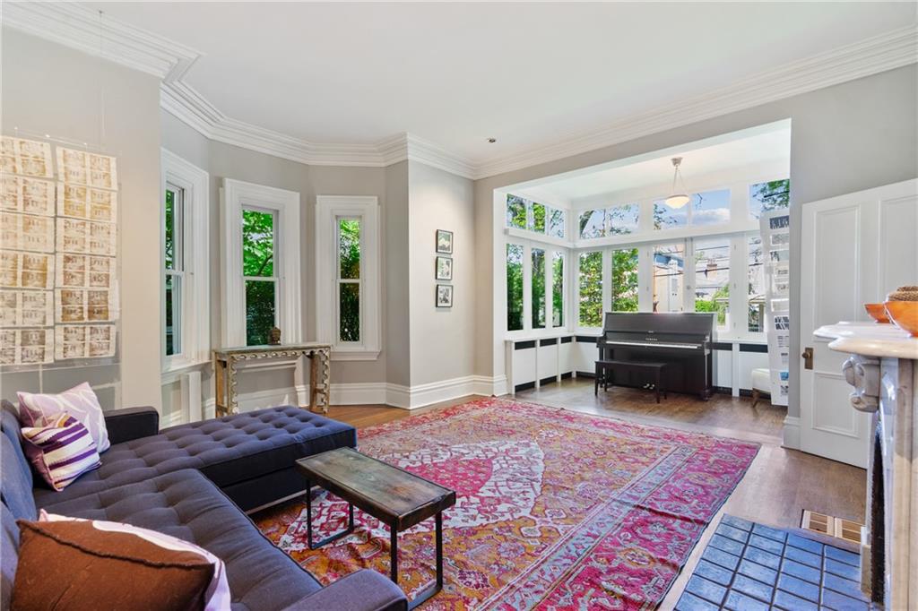 5306 Westminster Place Pittsburgh, PA 15232 - Photo 9 of 50 a living room with furniture and a large window
