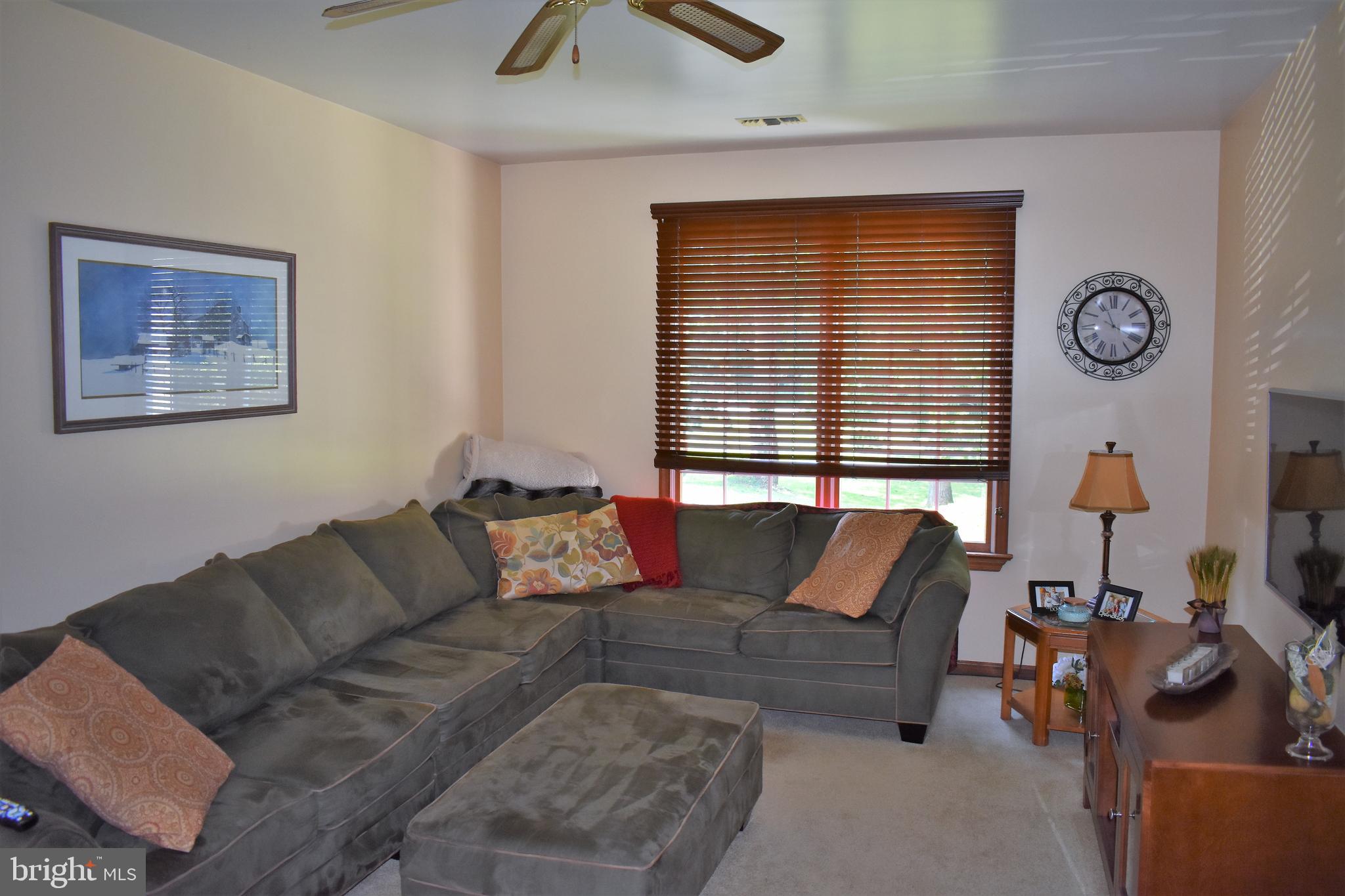 127 Monacy Road Coatesville, PA 19320 - Photo 14 of 68 Very large Family Room