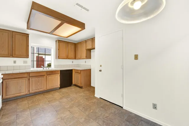 $439,000 | 8609 Valley Rim Way, Antelope, CA 95843