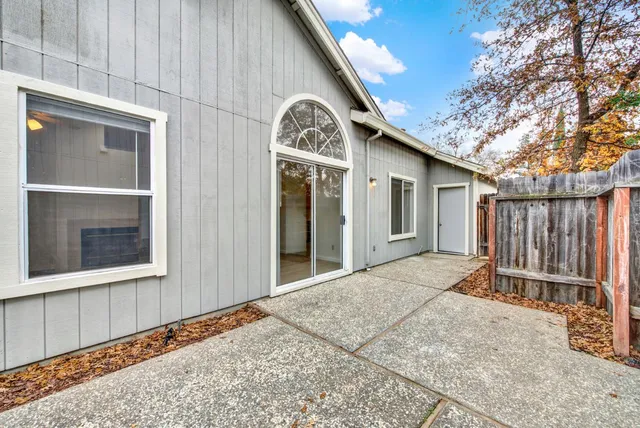 $439,000 | 8609 Valley Rim Way, Antelope, CA 95843