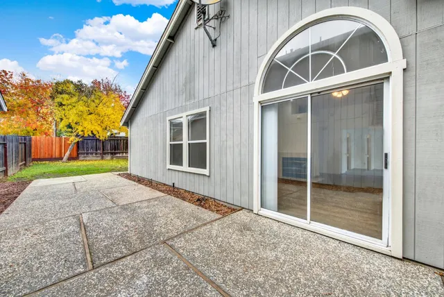 $439,000 | 8609 Valley Rim Way, Antelope, CA 95843