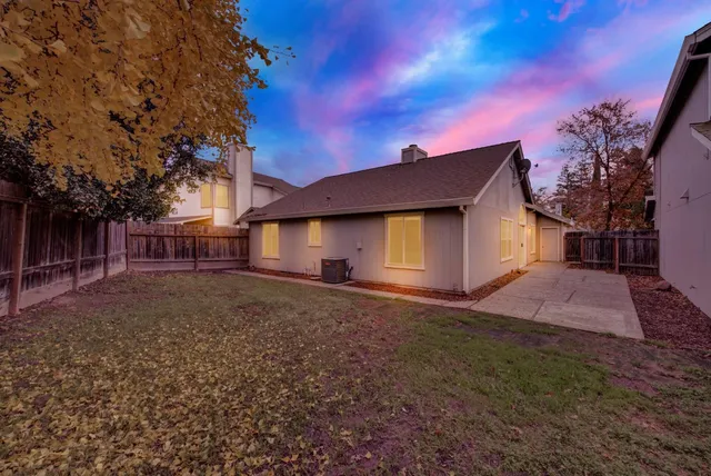 $439,000 | 8609 Valley Rim Way, Antelope, CA 95843