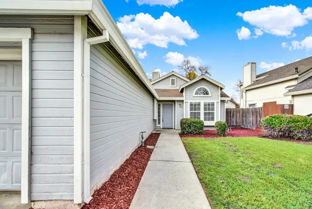 $439,000 | 8609 Valley Rim Way, Antelope, CA 95843