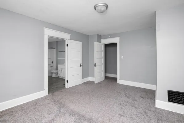 $1,600 | 1321 West 13th Street, Davenport, IA 52804