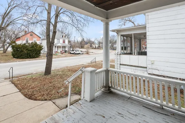 $1,600 | 1321 West 13th Street, Davenport, IA 52804