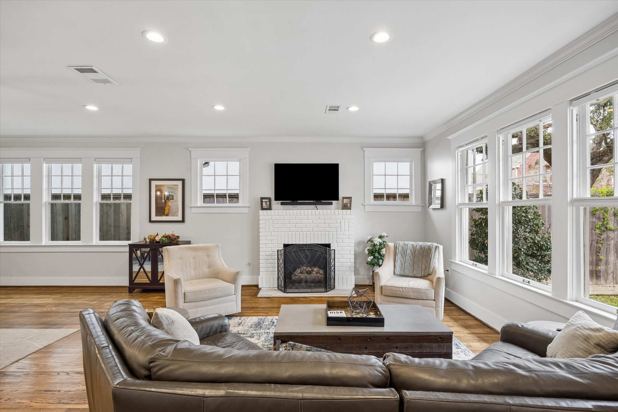 1307 Marshall Street Houston, TX 77006 - Photo 7 of 23 One of the best features of this home is the abundance of natural light through all the gorgeous windows.