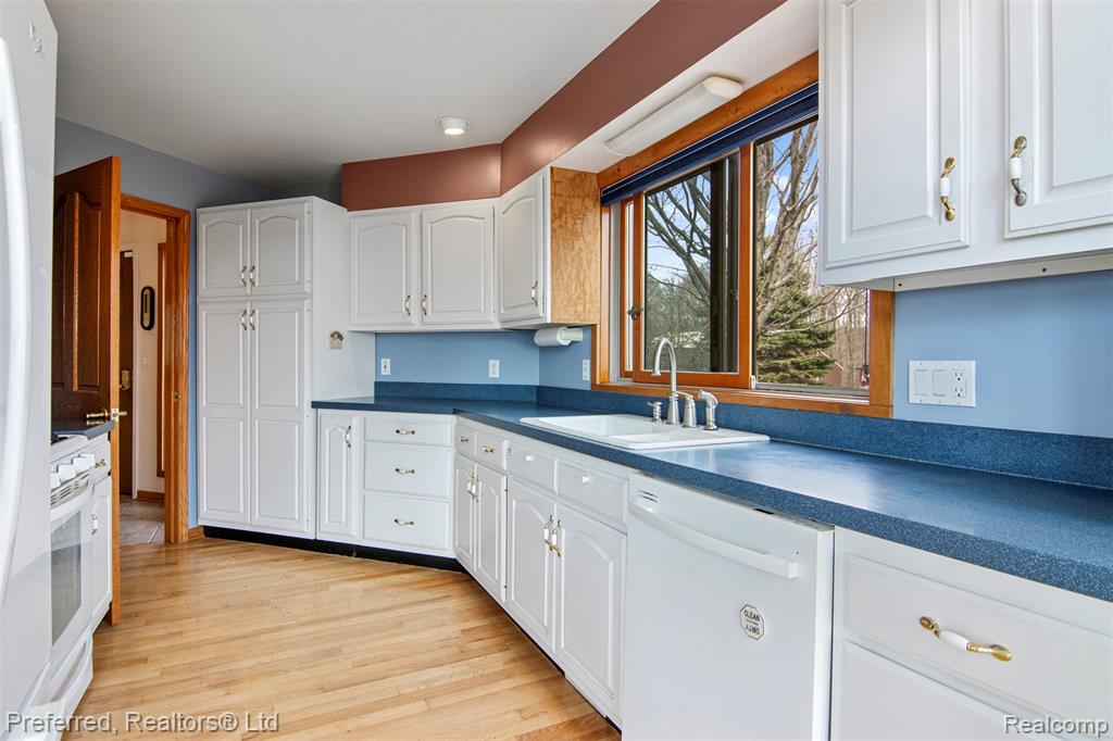 1693 Elm Road Road Frankfort, MI 49635 - Photo 14 of 58