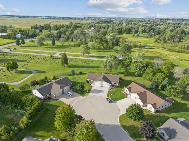 $289,900 | 498 Ridgeway Court, Brillion, WI 54110