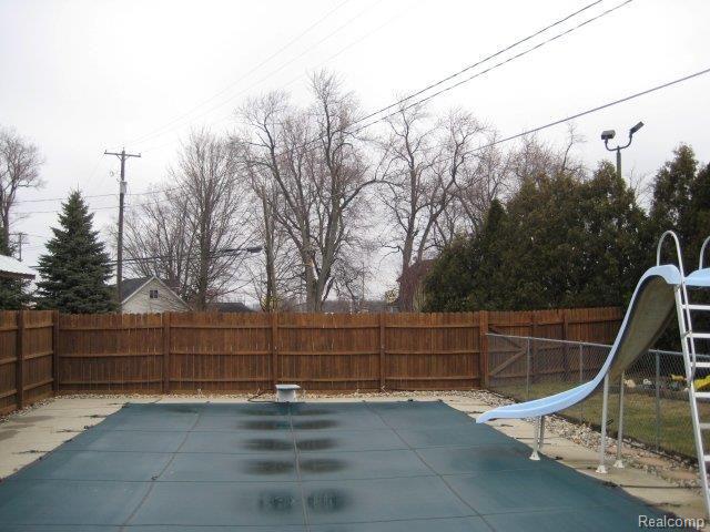 684 Green Crescent Perry, MI 48872 - Photo 13 of 17 684 pool
