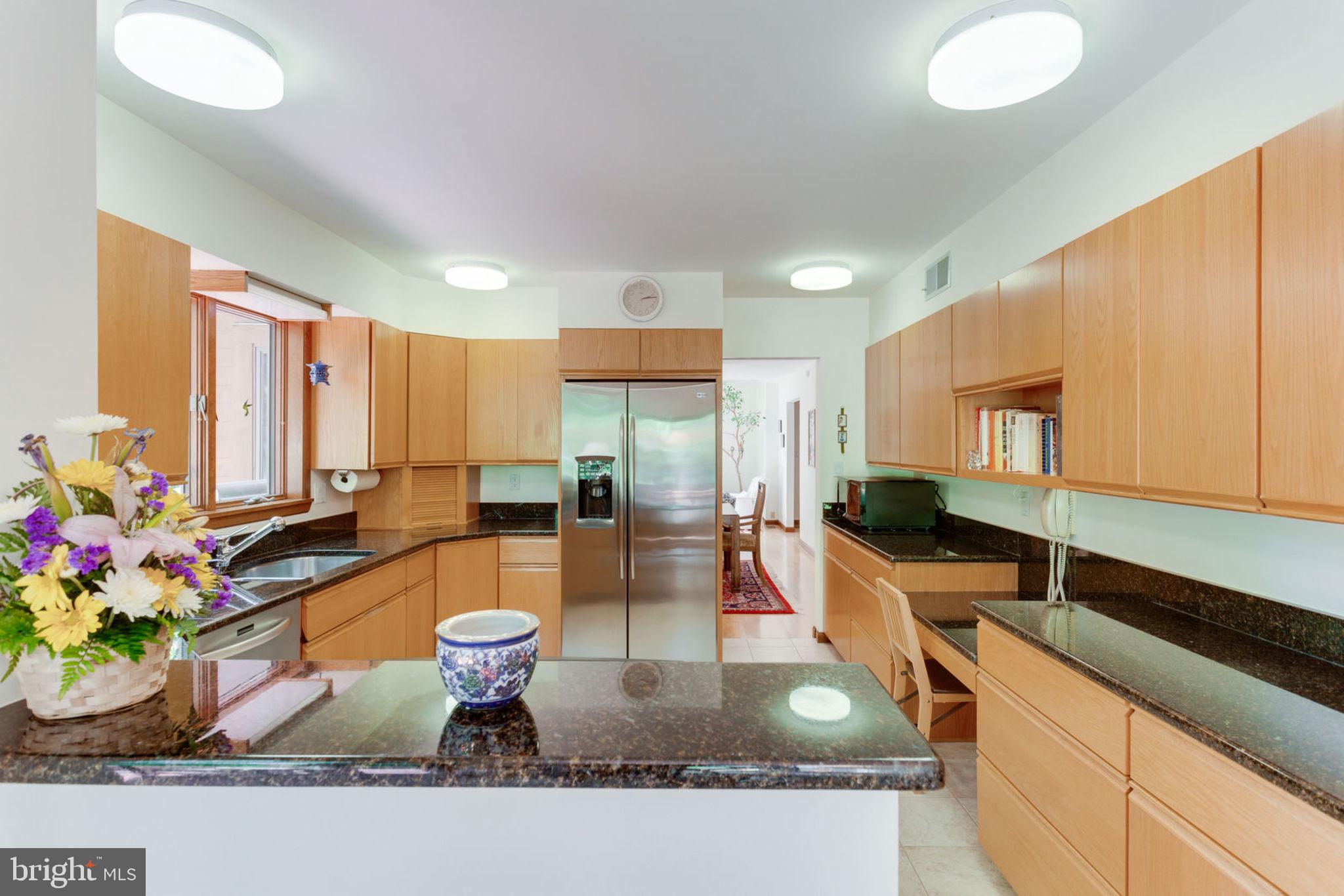 6230 Park Road McLean, VA 22101 - Photo 13 of 54 Euro cabinetry, lots of storage, built in desk