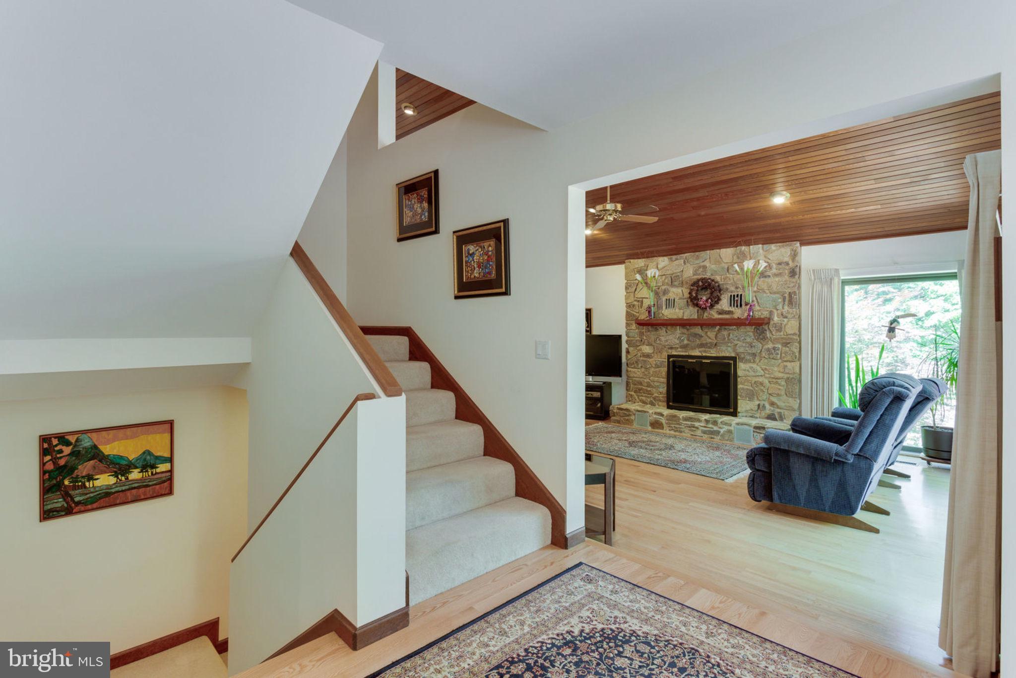 6230 Park Road McLean, VA 22101 - Photo 15 of 54 Toward family room from breakfast room