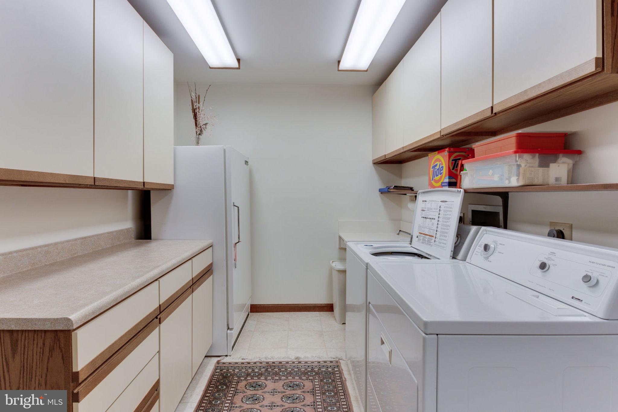 6230 Park Road McLean, VA 22101 - Photo 20 of 54 Main level laundry,great storage, folding space