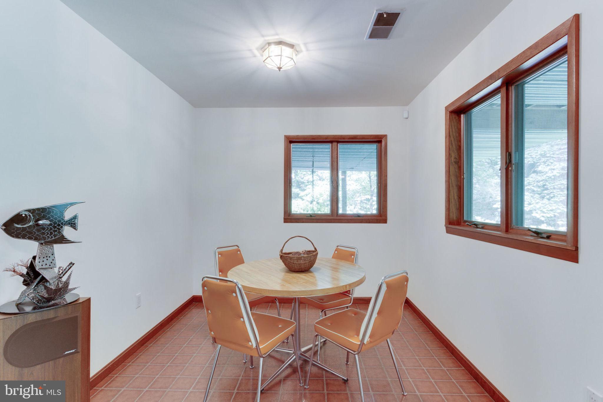 6230 Park Road McLean, VA 22101 - Photo 39 of 54 Recreation rm. eating , card playing area