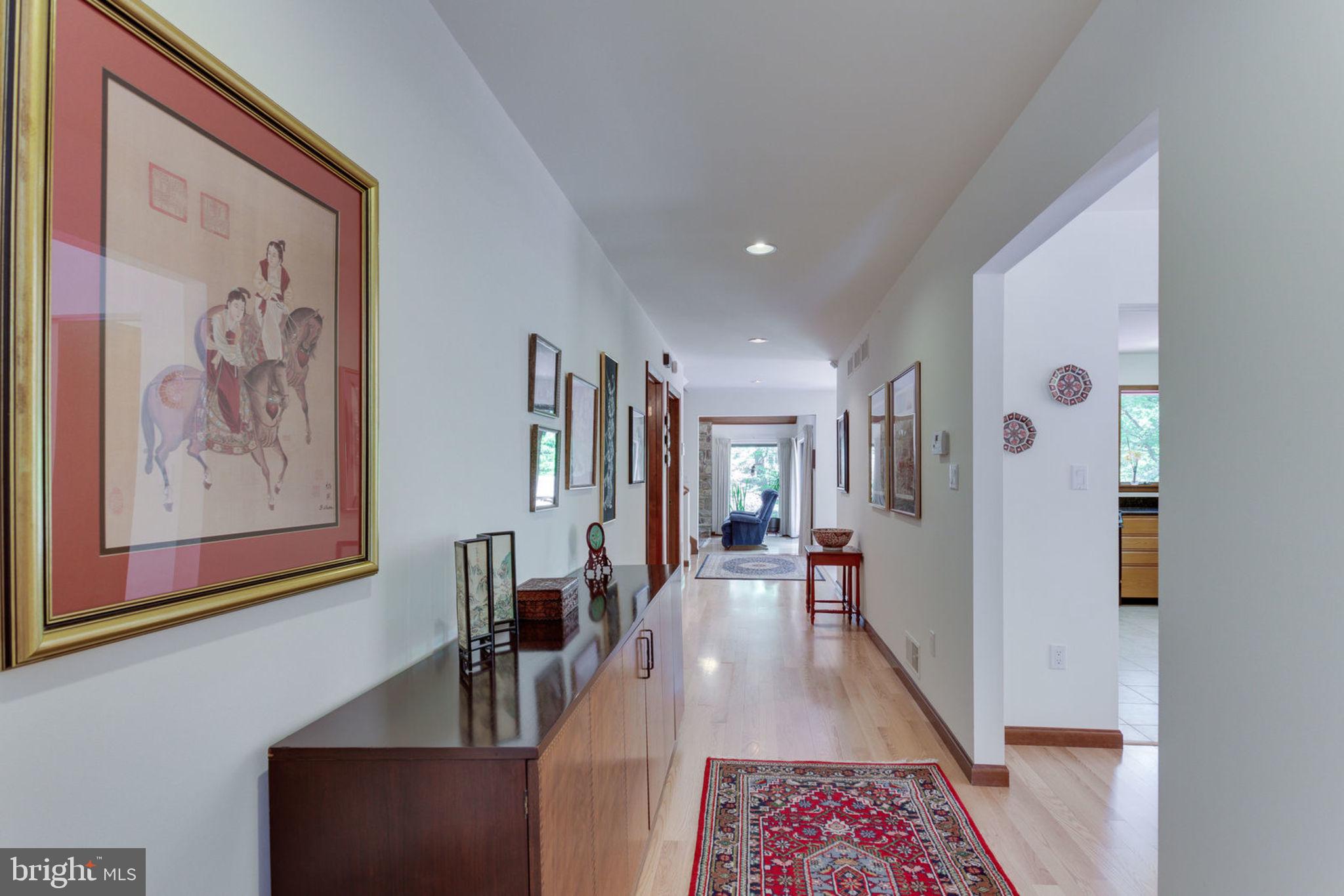 6230 Park Road McLean, VA 22101 - Photo 5 of 54 Extra wide main foyer spans entire depth of house!