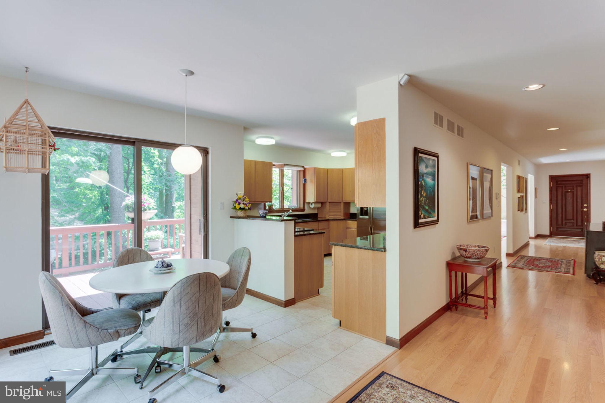 6230 Park Road McLean, VA 22101 - Photo 10 of 54 View from family rm . to breakfast, kitchen & hall
